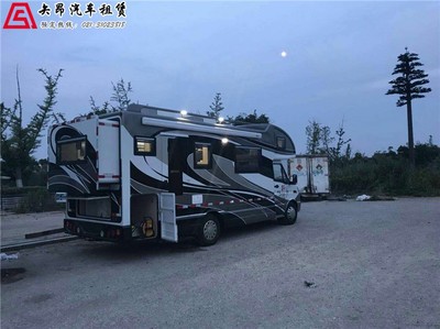 上海青浦華新勞斯萊斯銀云婚車出租 經(jīng)典座駕點亮浪漫時刻，助力服裝節(jié)時尚盛典